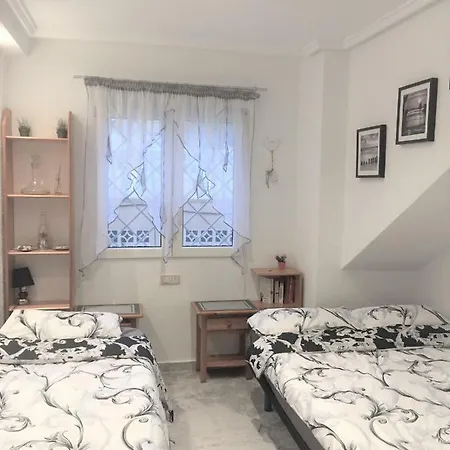 Апартаменты Seafront Dream Торевьиа